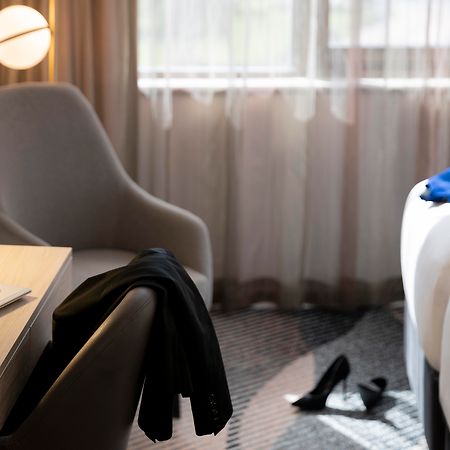 Novotel Sydney Parramatta Экстерьер фото