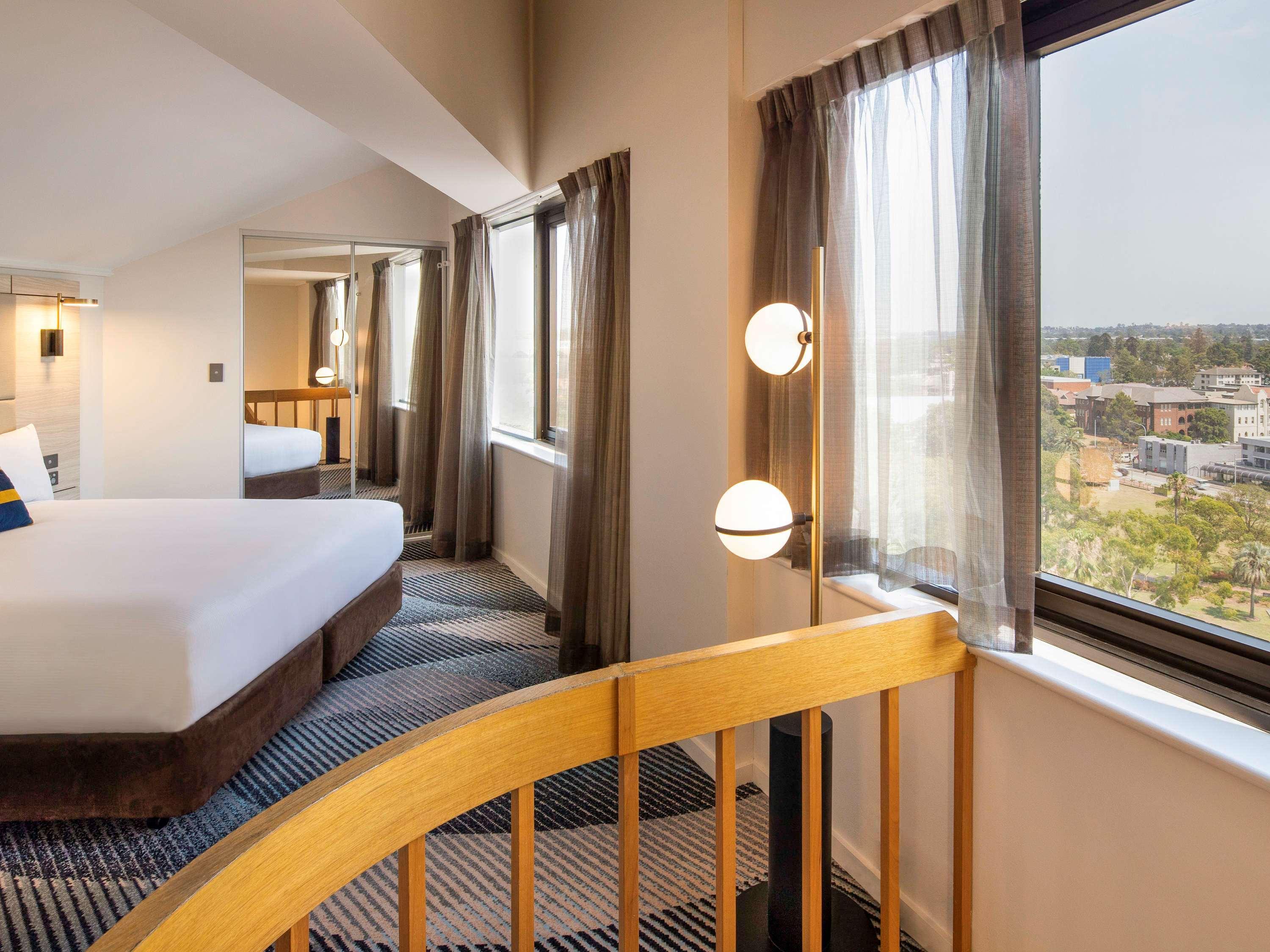 Novotel Sydney Parramatta Экстерьер фото