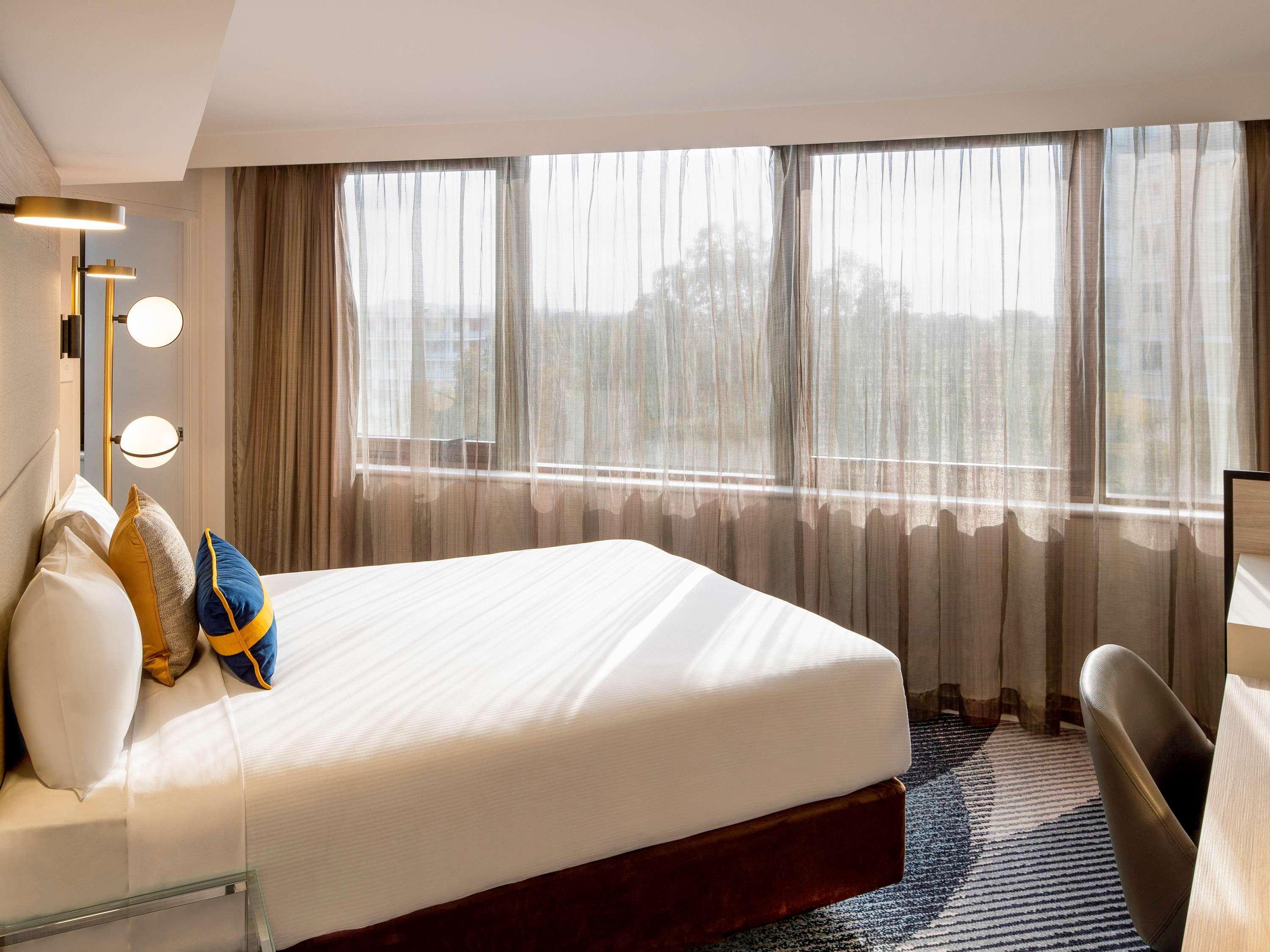 Novotel Sydney Parramatta Экстерьер фото