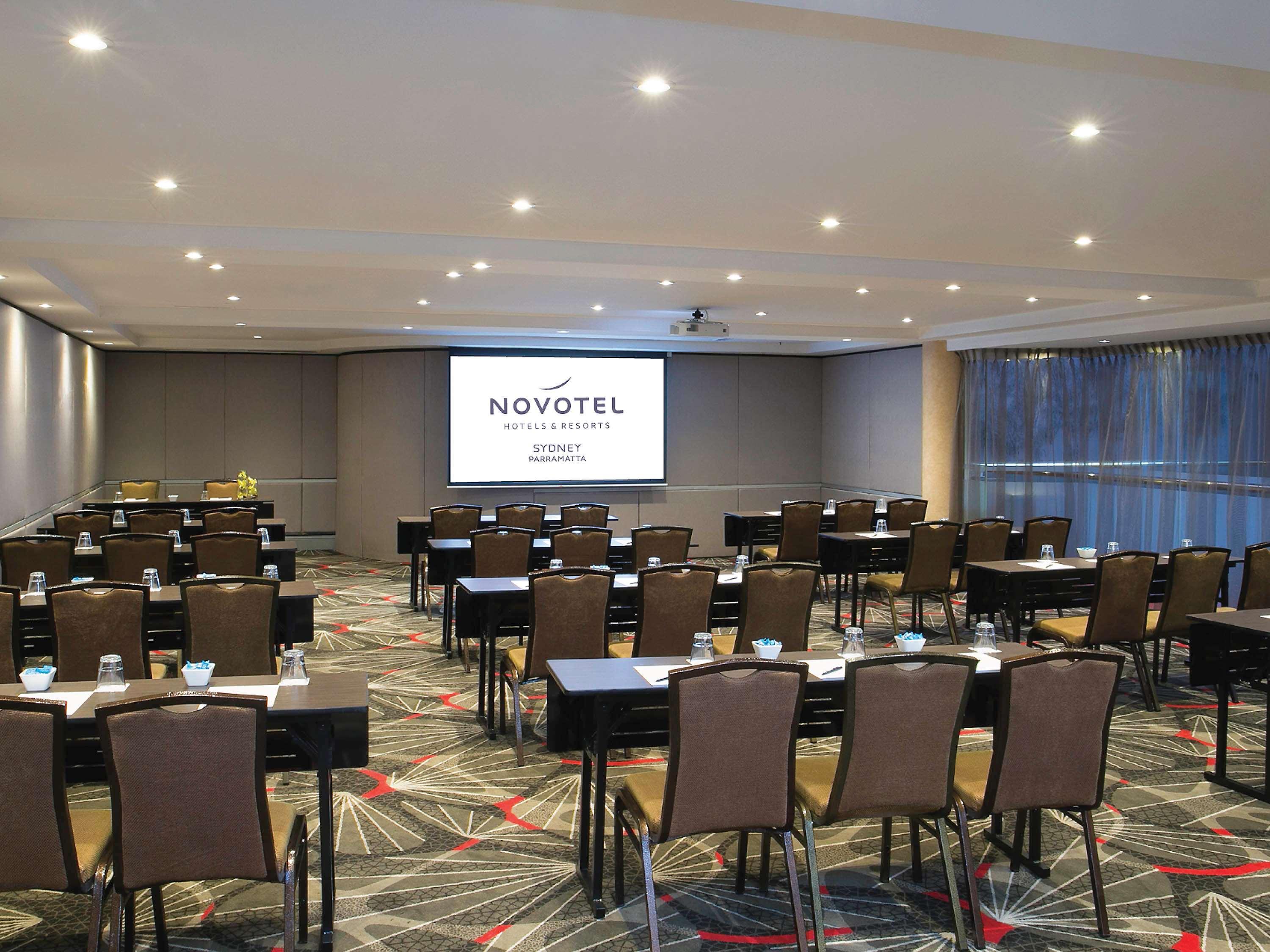 Novotel Sydney Parramatta Экстерьер фото