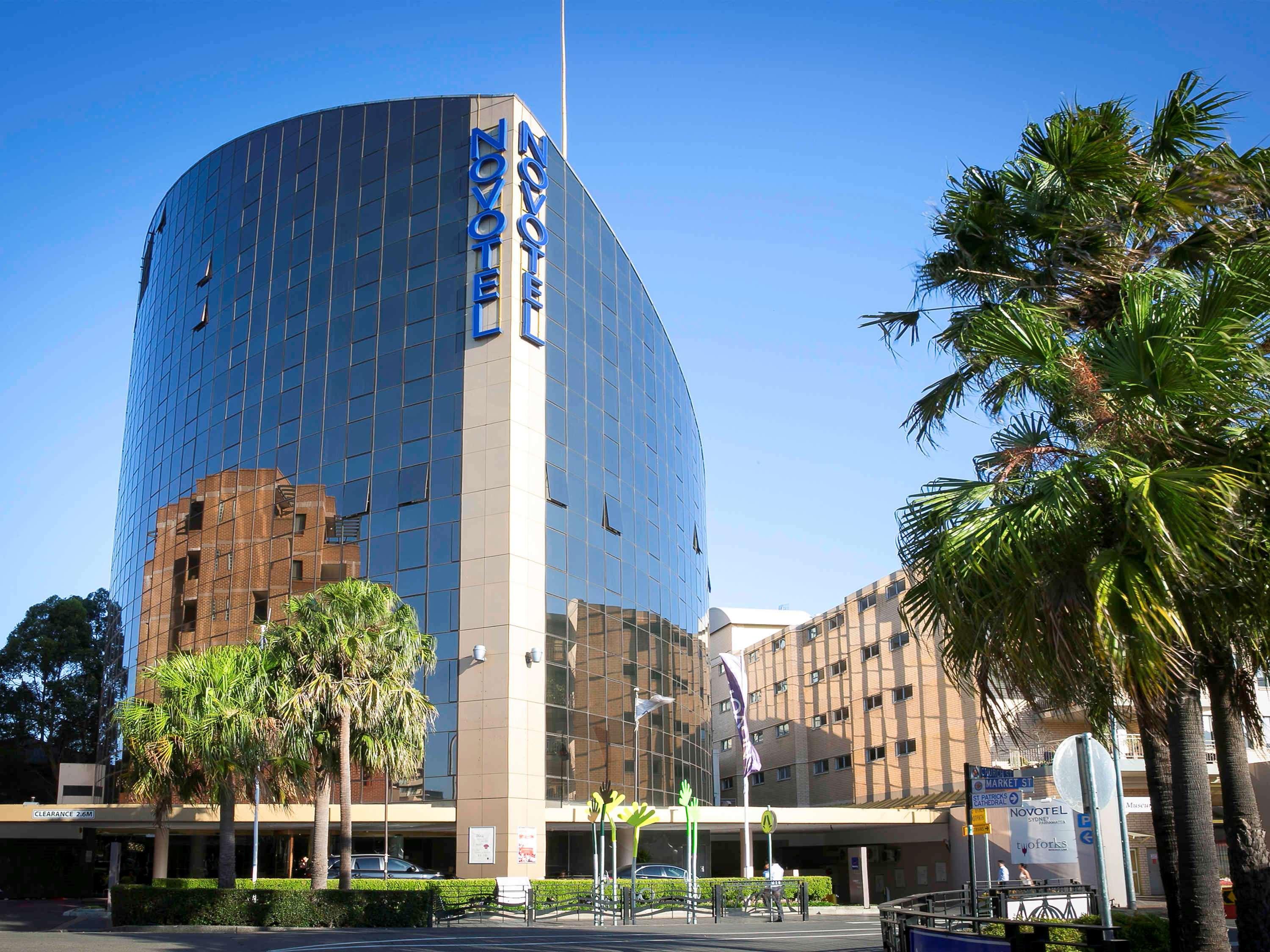 Novotel Sydney Parramatta Экстерьер фото