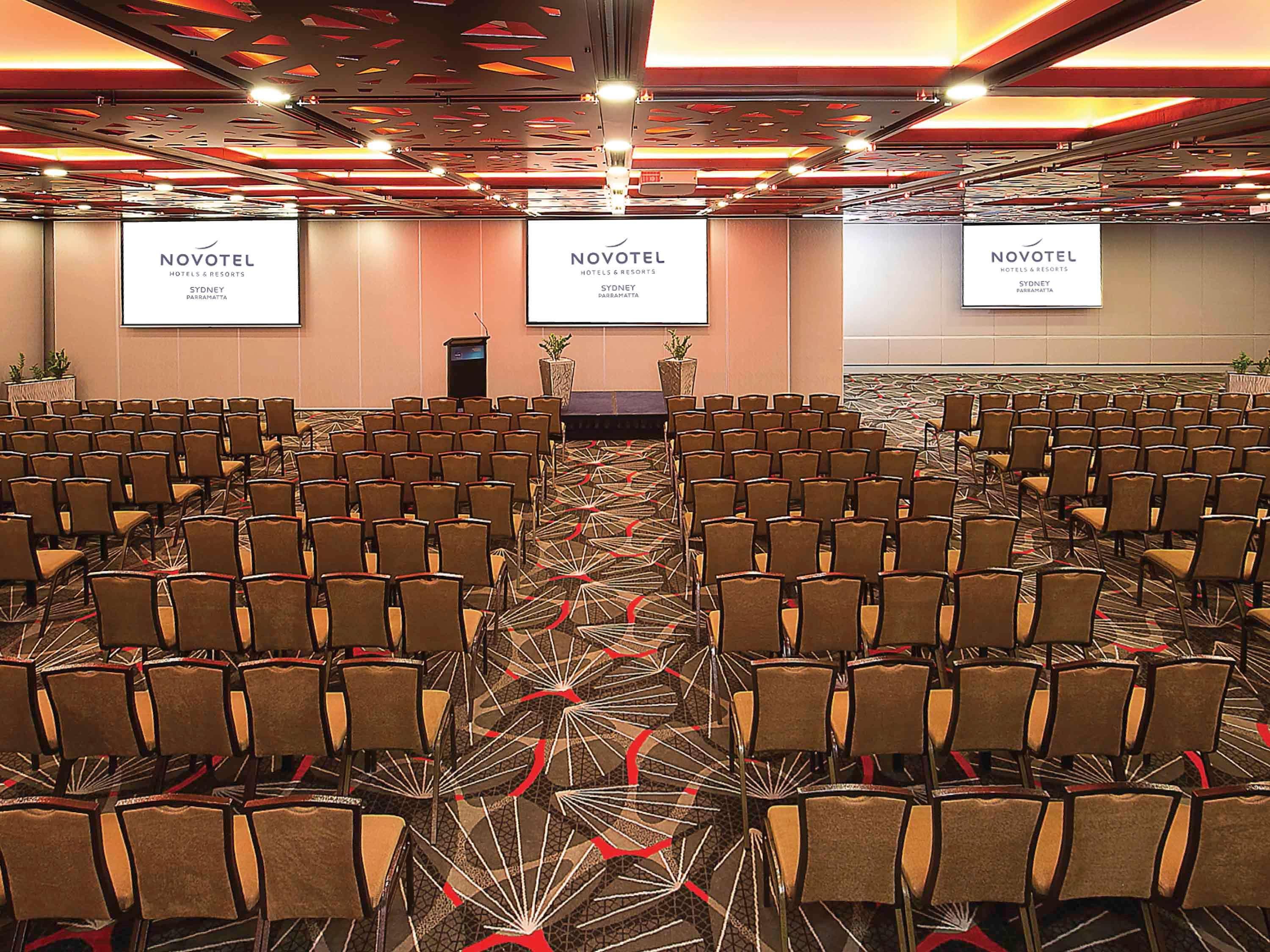 Novotel Sydney Parramatta Экстерьер фото