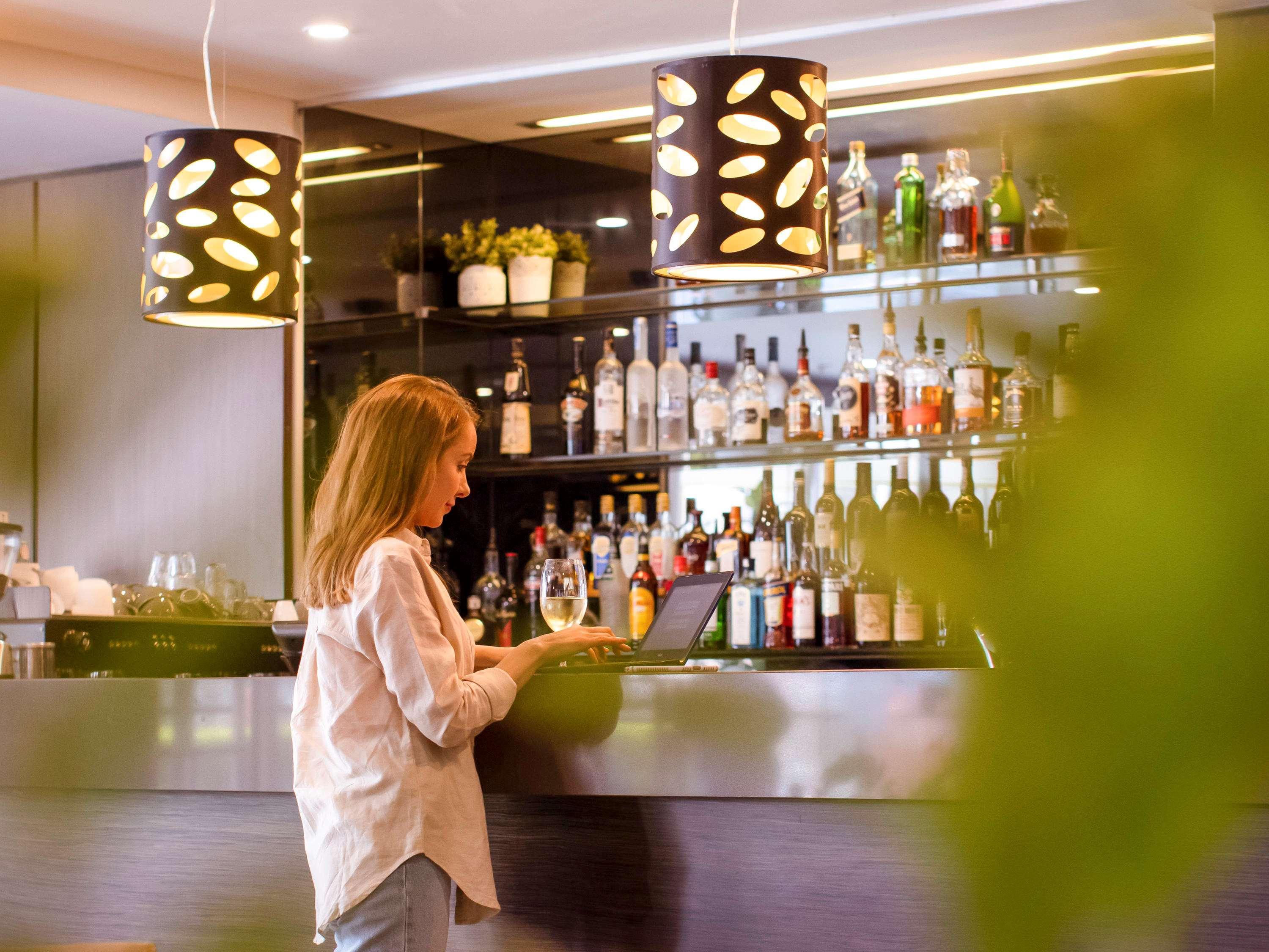 Novotel Sydney Parramatta Экстерьер фото