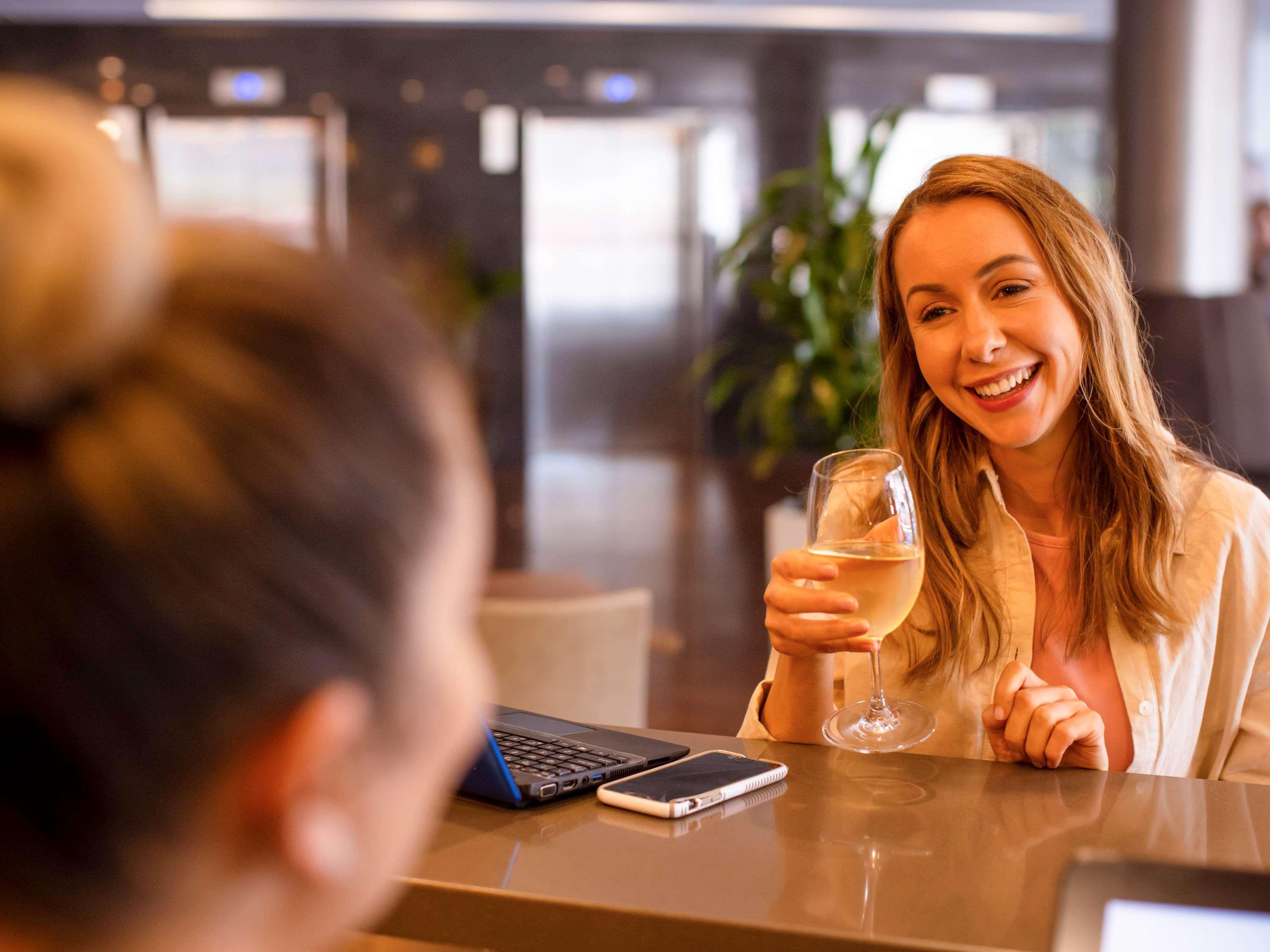 Novotel Sydney Parramatta Экстерьер фото