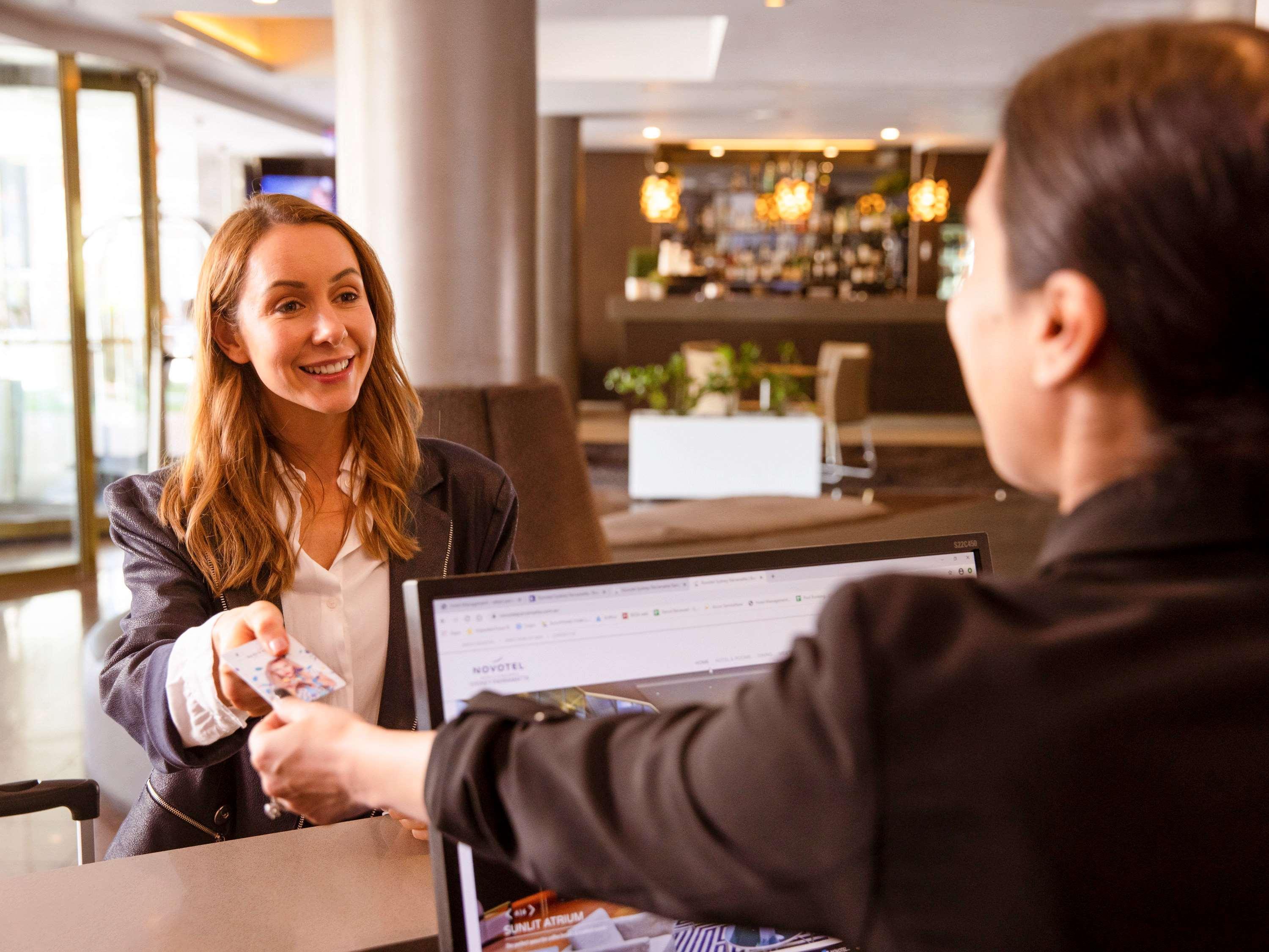 Novotel Sydney Parramatta Экстерьер фото