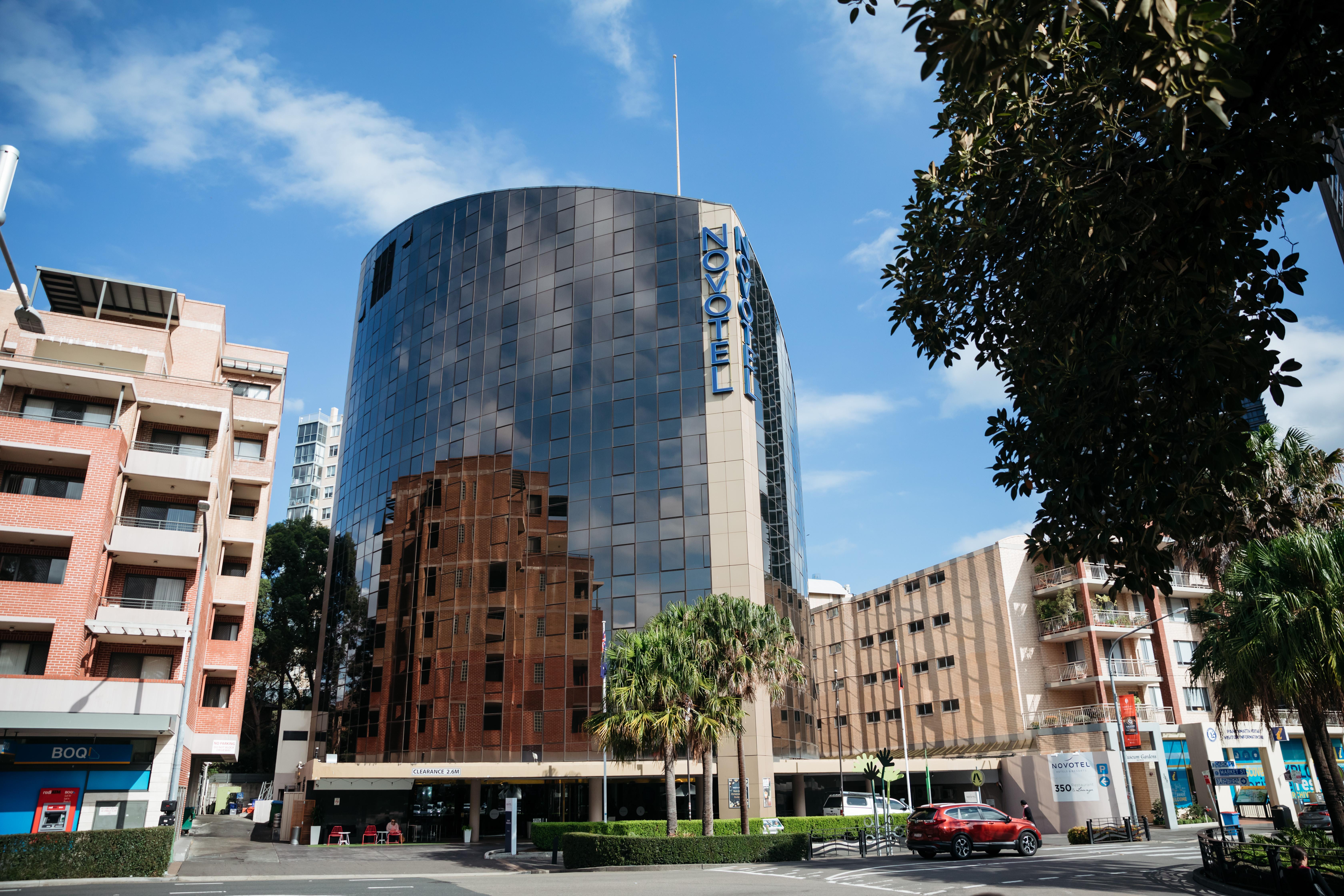Novotel Sydney Parramatta Экстерьер фото